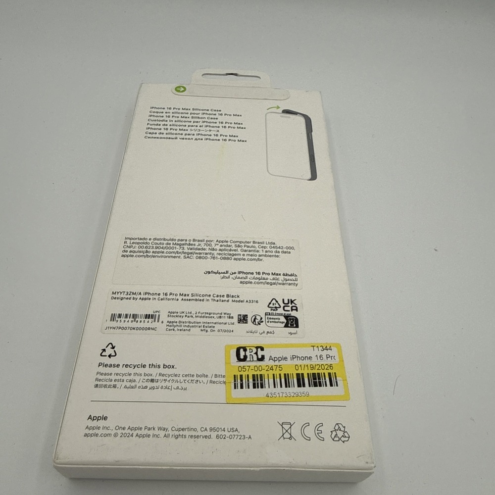 Apple Silicone Case with MagSafe for iPhone 16 Pro Max Black - Picture 3 of 4
